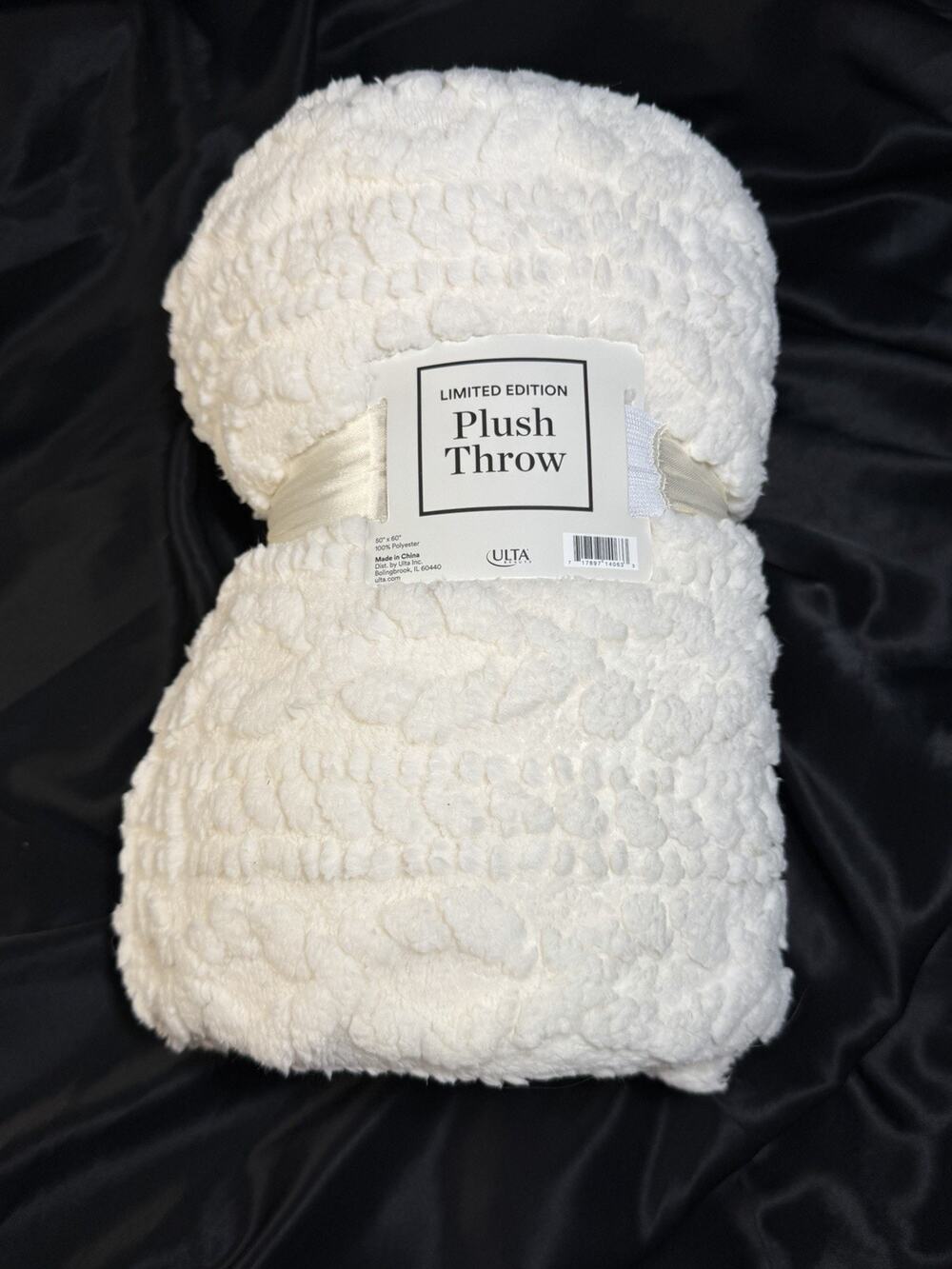 New With Tag Ulta Beauty Plush Throw Blanket Cream White Ivory 50"x60" Winter